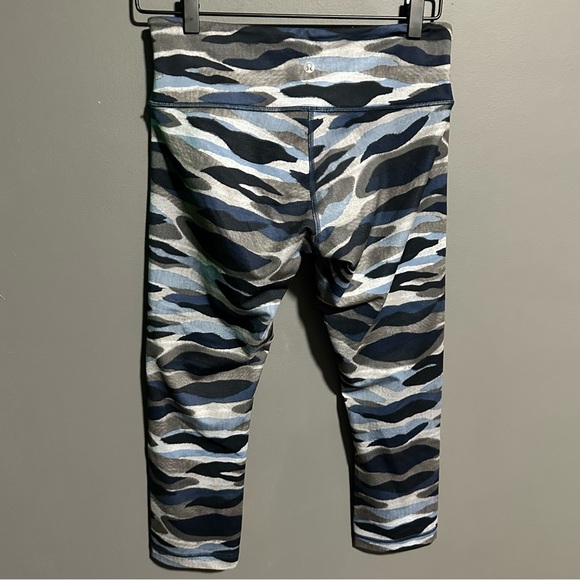 Lululemon workout bundle size 8 - Picture 13 of 13